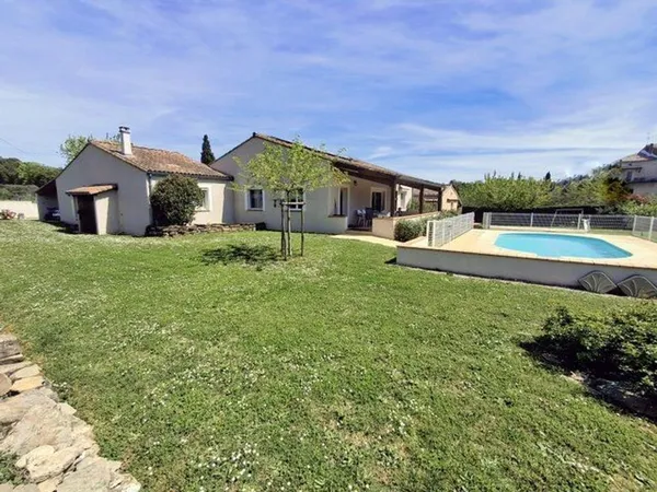 Maison de luxe 10 pièces 184 m²