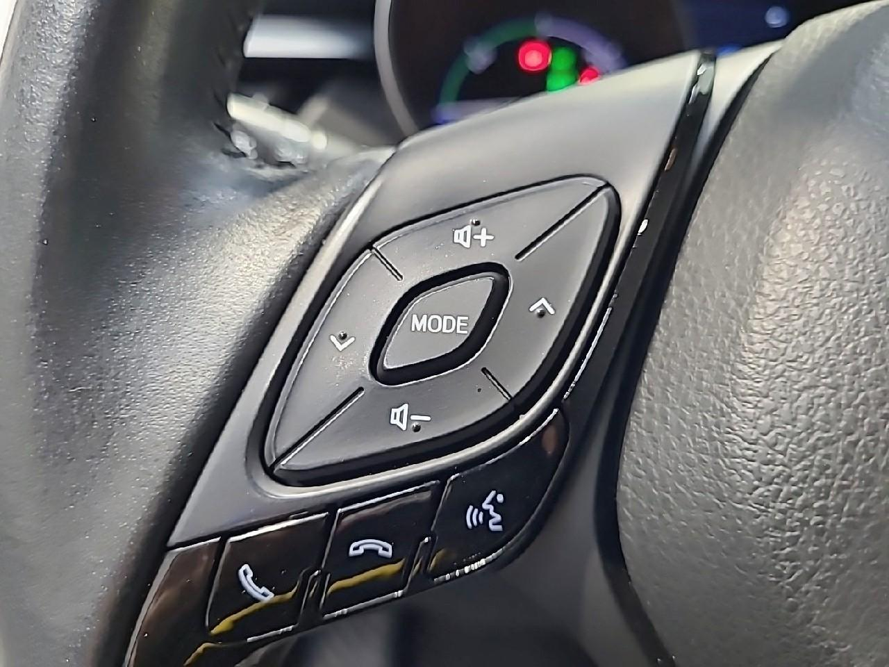 Toyota C-Hr hybride 1.8l edition — photo 23