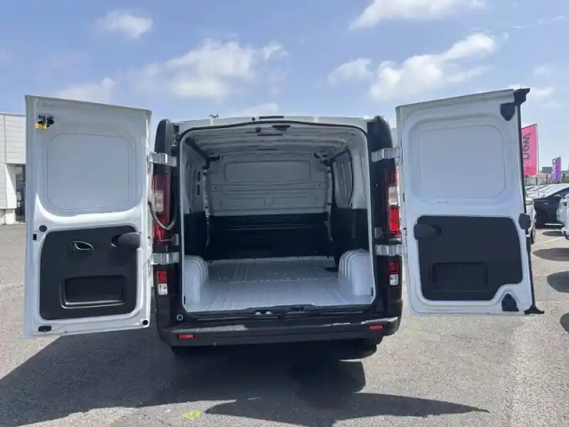 Renault Trafic fgn l1h1 2800 kg blue dci 130 — photo 17