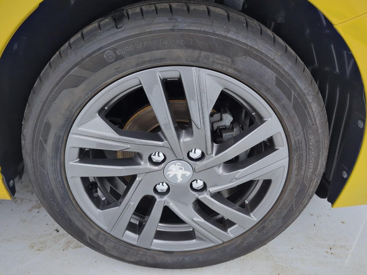 Peugeot 208 puretech 75 s&s bvm5 style — photo 19