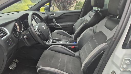 DS DS4 2.0 BLueHDI 180 EAT8 - Sport Chic – 2017 – 156960 km – Diesel – Boîte Automatique — photo 6