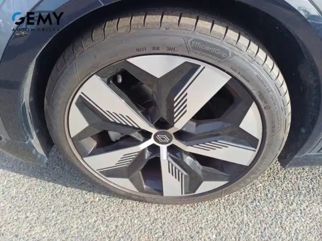 Renault Megane e-tech ev60 220 ch super charge — photo 20
