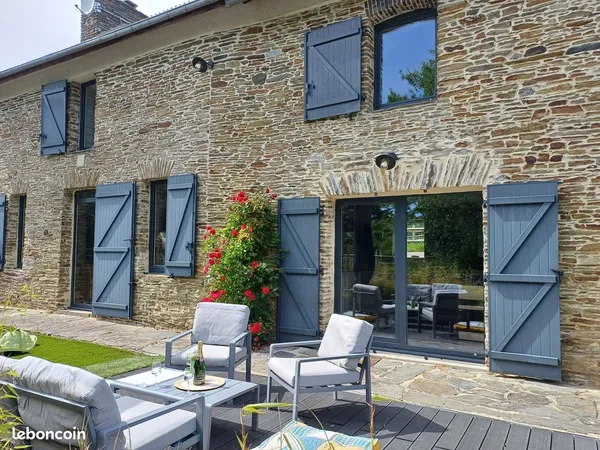 Maison de caractère rénovée de 180 m² avec dépendances sur terrain de 8 350 m²