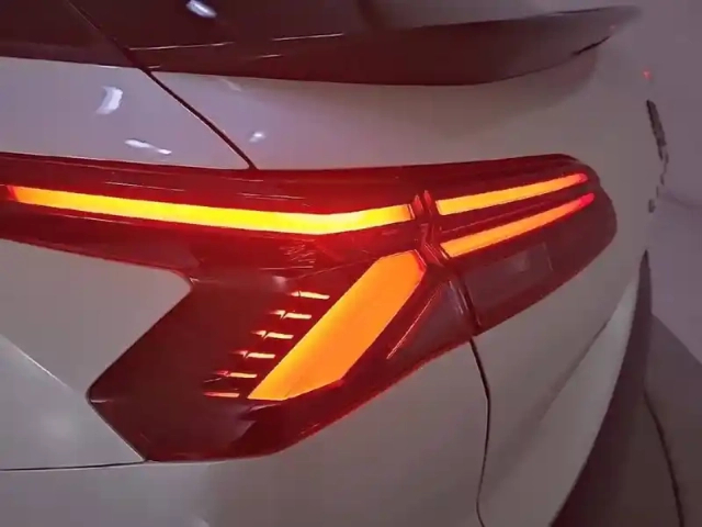 Citroën C5 x puretech 130 s&amp;s eat8 — photo 21