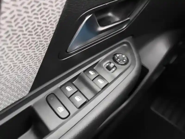Citroën C4 bluehdi 130 s&amp;s eat8 shine — photo 20