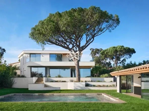 Villa neuve avec vue mer