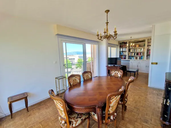 Annecy Spacieux appartement T5 avec vue dégagée, balcon, terrasse et ascenseur**