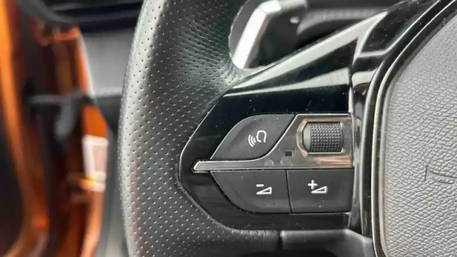 Peugeot 2008 puretech 130 s&amp;s eat8 — photo 95