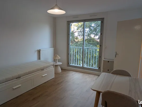 Studio meublé 27,5 m² - Proche facs / CHU - Disponible immédiatement