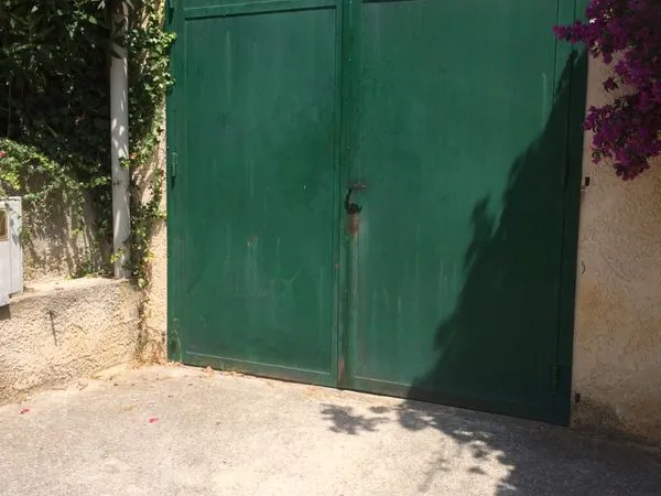 Garage avec électricité