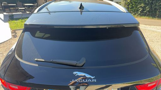 Jaguar F-Pace 2.0 D 180 AWD BVA8 - R Sport – 2018 – 102778 km – Diesel – Boîte Automatique — photo 1