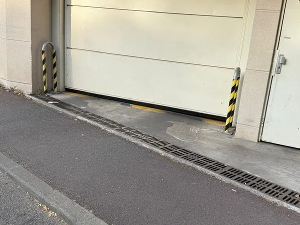 Location parking couvert securise