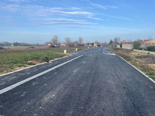 Terrain 583 m²