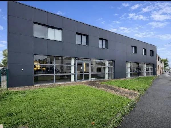 Entrepôt 525 m²