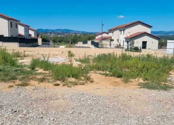 Terrain 378 m² Solaize
