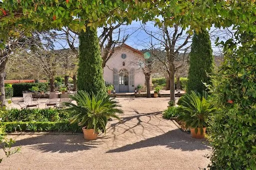 Maison 11 pièces 281 m²