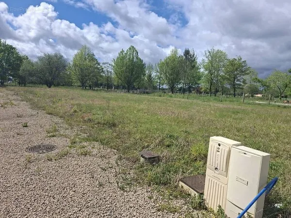 Terrain à bâtir de 1618 m² à HAUT-MAUCO (40)
