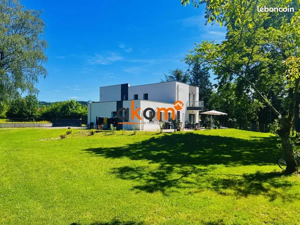 Propriété 7 pièces 335 m²