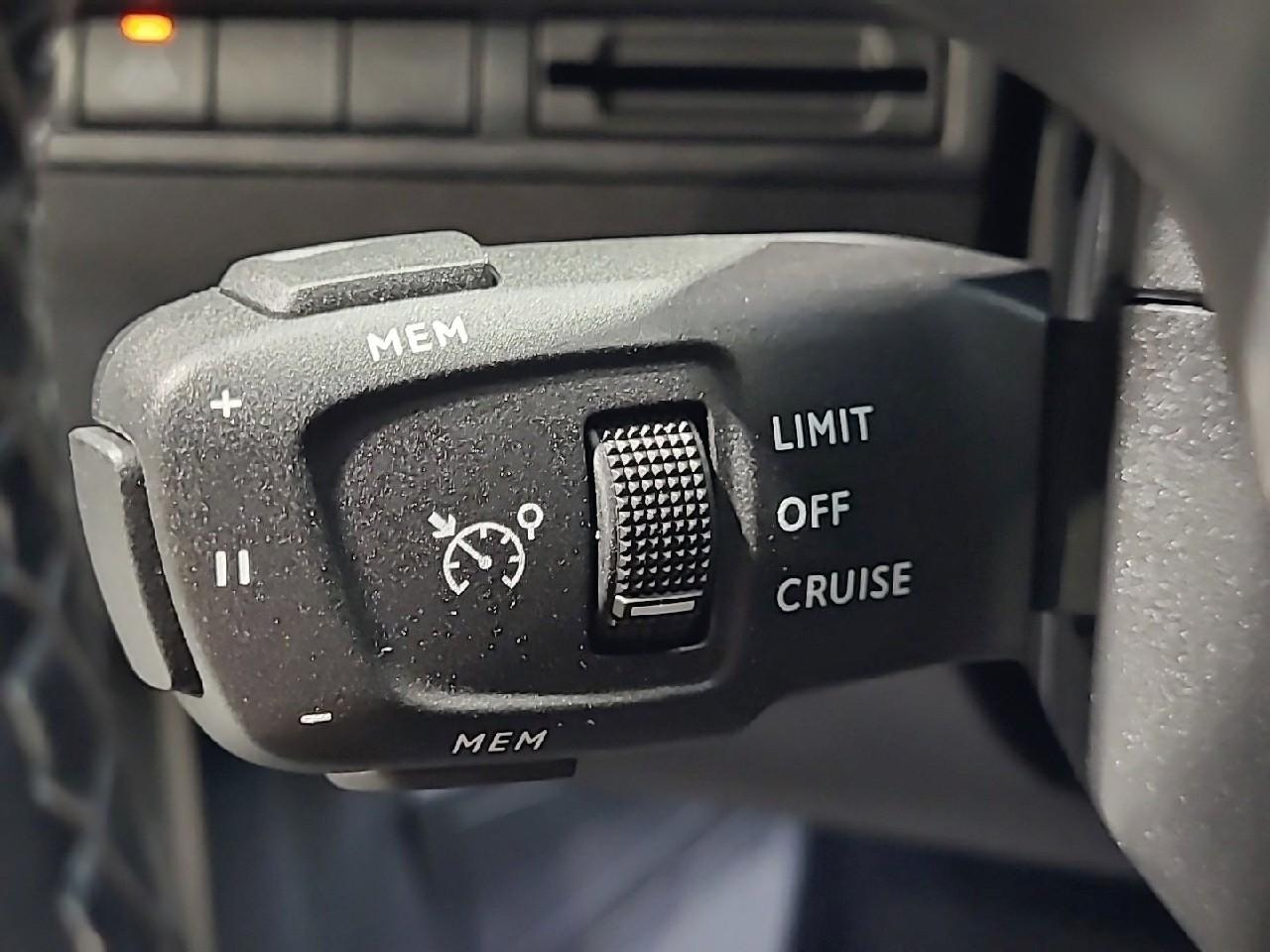 Peugeot 3008 puretech 130ch s&s eat8 allure pack — photo 25