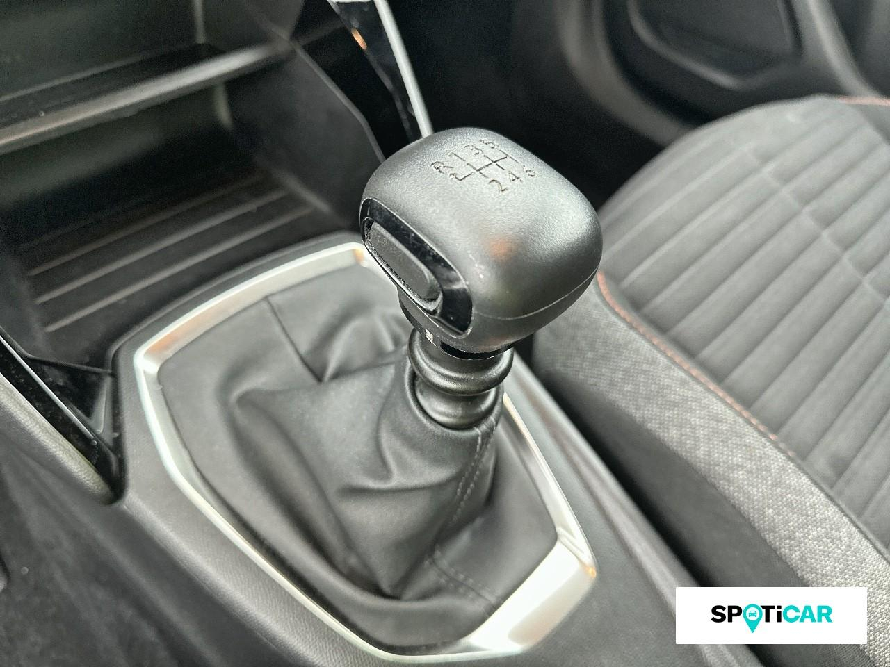 Peugeot 2008 1.2 puretech 100ch s&s active pack — photo 14
