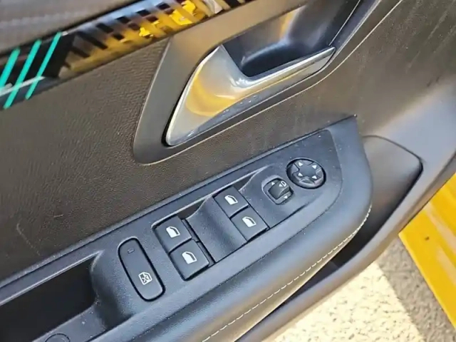 Peugeot 208 puretech 100 s&amp;s bvm6 — photo 36