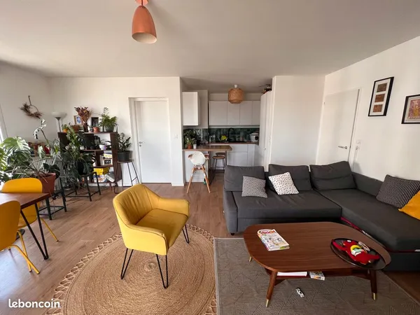 Bel appartement T4 meublé, spacieux et lumineux de 80m2, avec loggia de 16m2