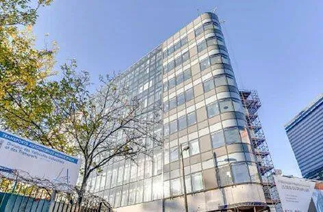 Bureau 3700 m²