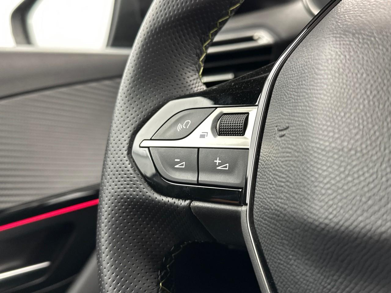 Peugeot 208 electrique 50 kwh 136ch gt — photo 17