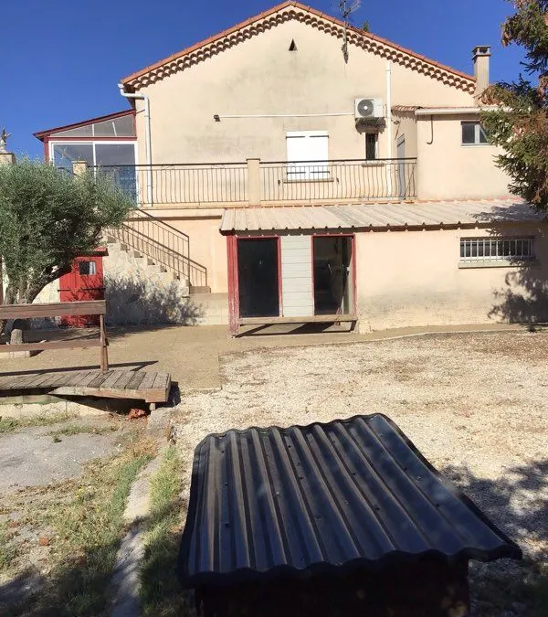 Photo 1
