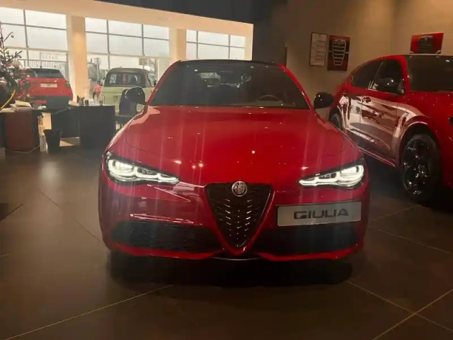 Alfa Romeo Giulia 2.2 160 ch at8 — photo 32