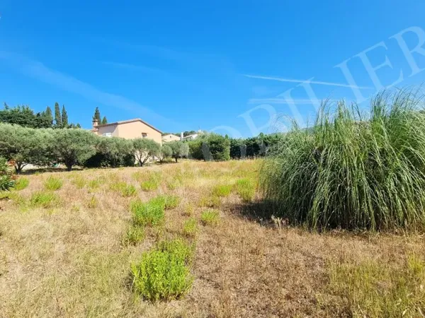 Terrain 1210 m²
