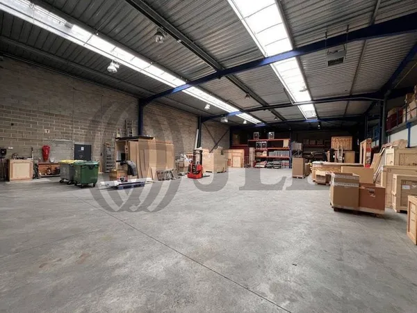 Local d'activité 3400 m²