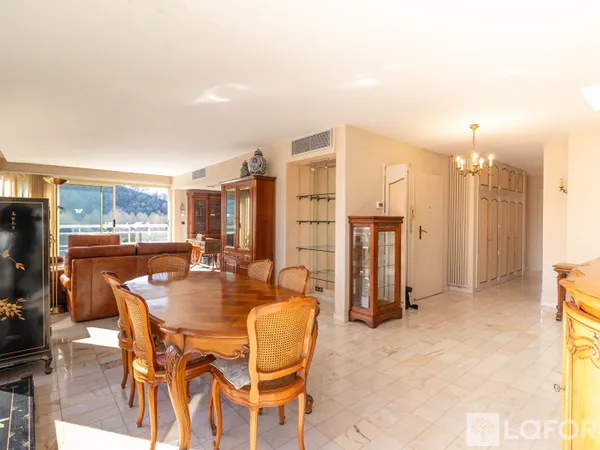 Appartement 4 pièces 145 m²