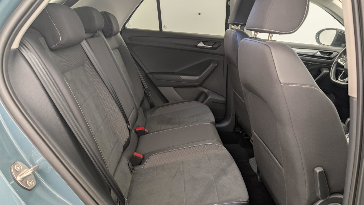 Volkswagen T-Roc — photo 10