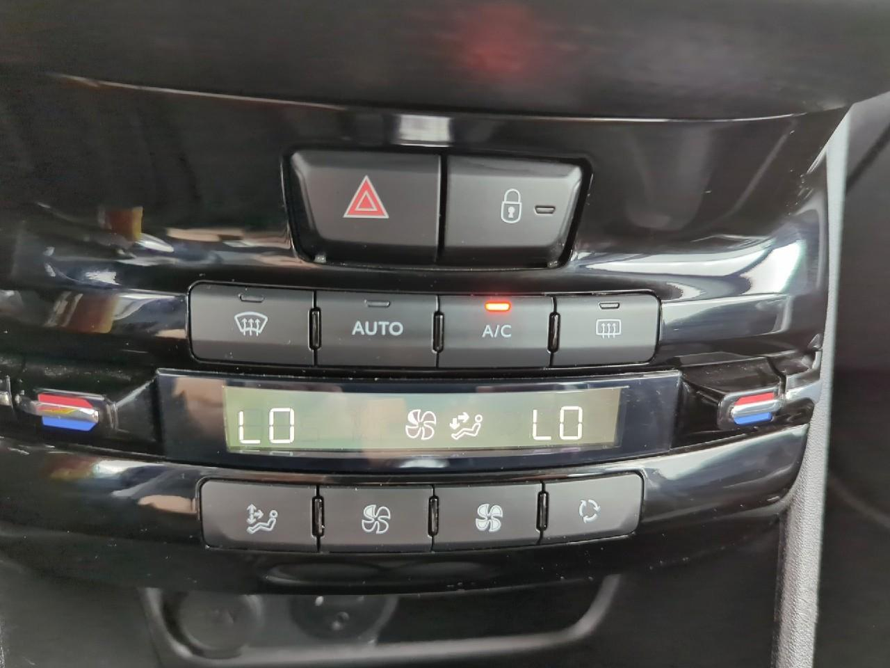 Peugeot 2008 bluehdi 100ch bvm6 allure — photo 19
