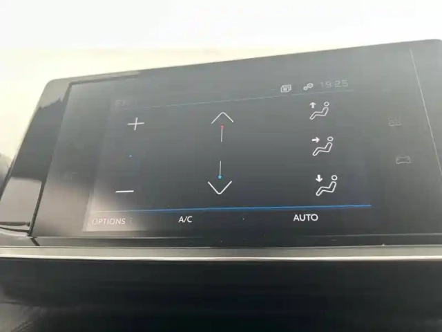 Peugeot 2008 puretech 100 s&amp;s bvm6 — photo 24