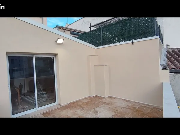 Appartement rénové et meublé avec terrasse