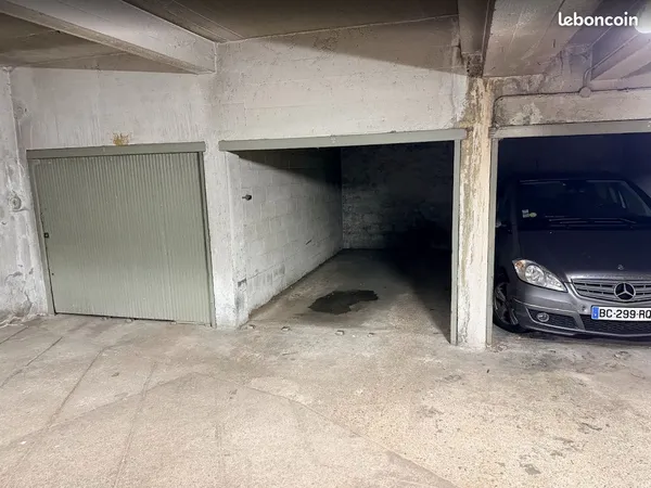 Place de parking en sous-sol - Neuilly-sur-Seine