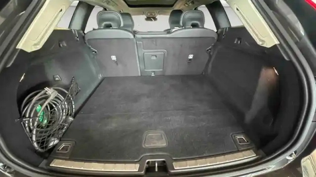 Volvo Xc60 t6 recharge awd 253 ch + 145 ch geartronic 8 — photo 9