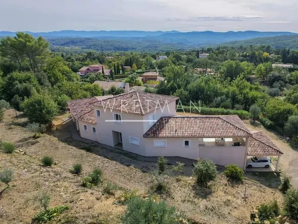 Villa contemporaine neuve avec vue panoramique - Lorgues