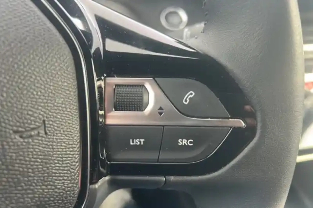 Peugeot 2008 electrique 54 kwh 156 ch — photo 13