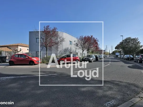 Bureau 970 m²