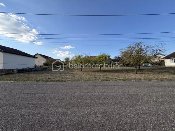 Terrain 747 m²