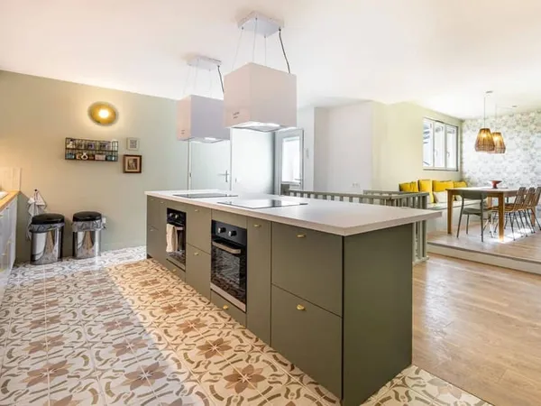 Maison 12 pièces 272 m²