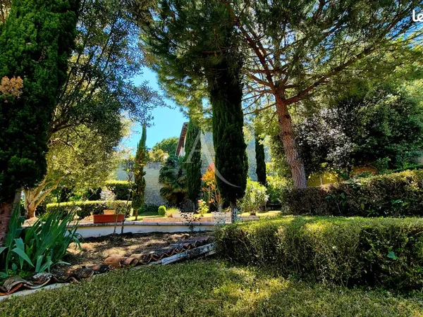 Maison 12 pièces 379 m²