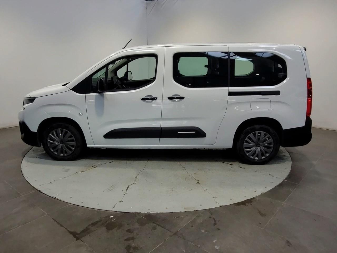Citroën Berlingo e-berlingo taille xl 136 ch 54 kwh 7 places  plus — photo 2