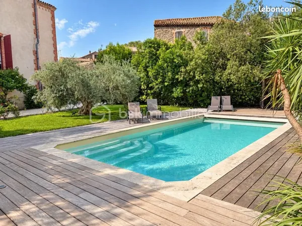 Maison 11 pièces 376 m²