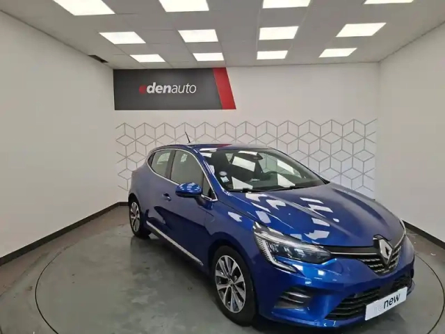 Renault Clio e-tech 140 - 21 — photo 9