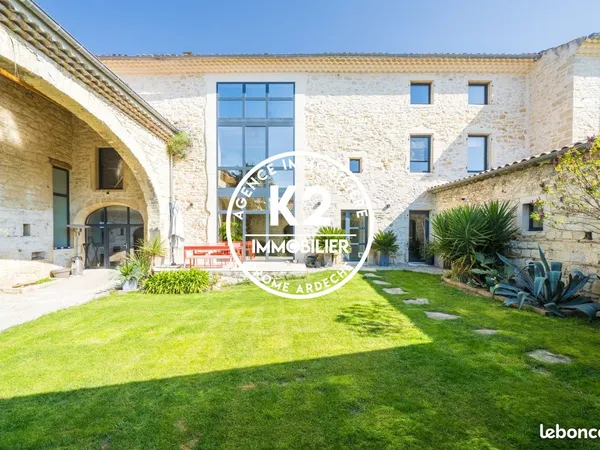 Propriété 11 pièces 423 m²