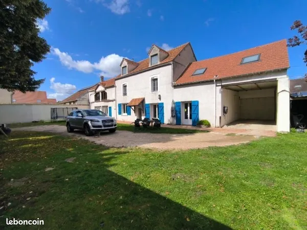 Maison 10 pièces 337 m²